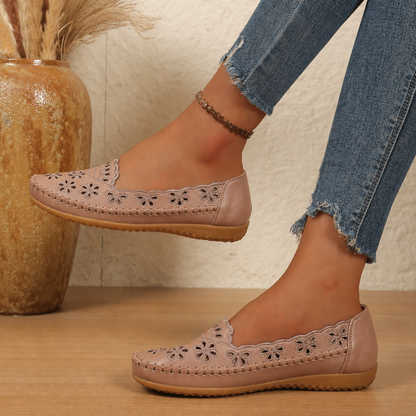 Women’s Vintage Floral Cutout Flats
