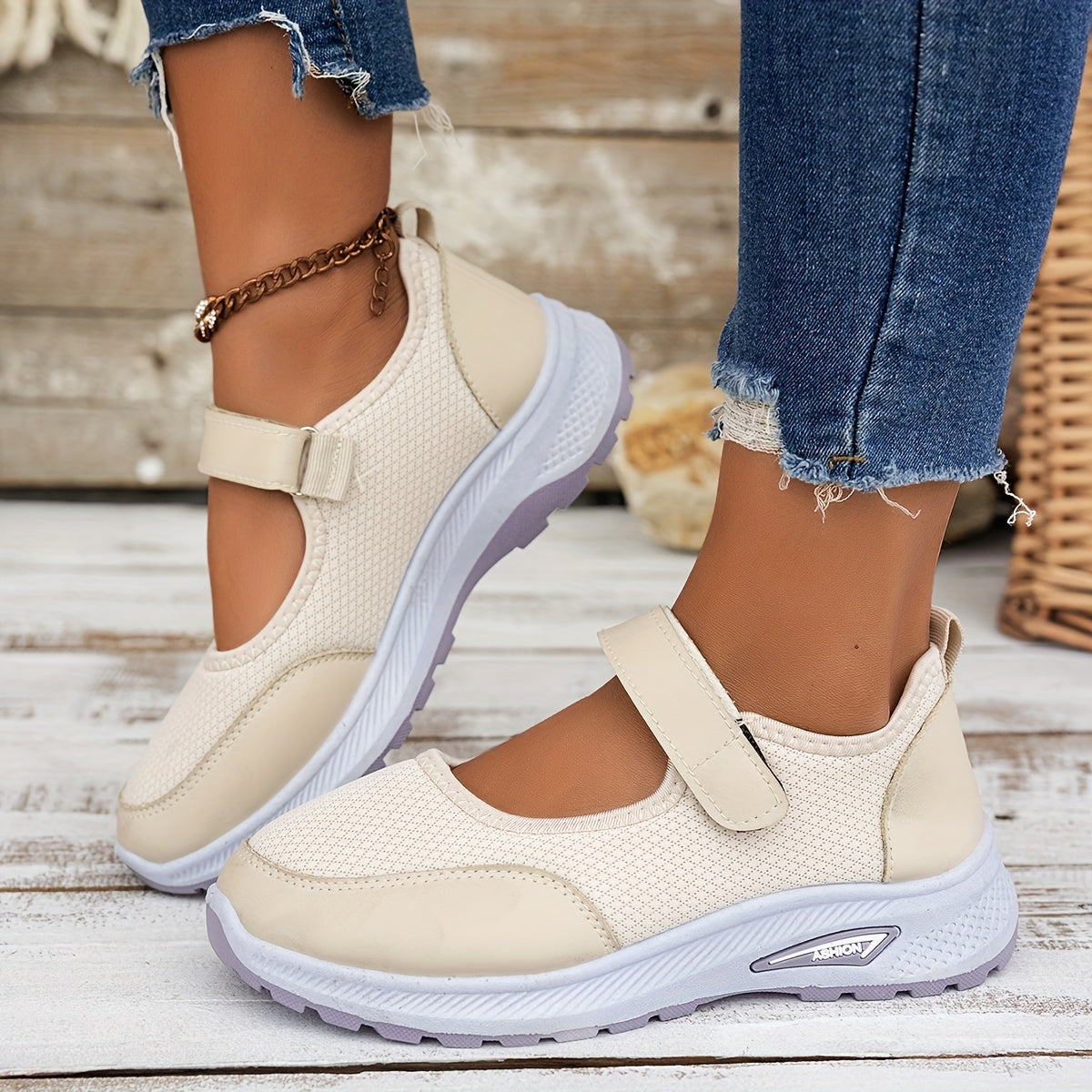 Women's Casual Breathable Mesh Walking Shoes with Adjustable Strap