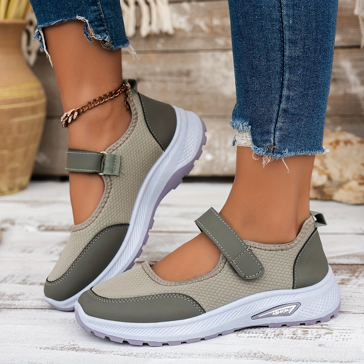 Women's Casual Breathable Mesh Walking Shoes with Adjustable Strap